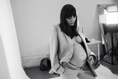 Delphine Sinanian, Delphine Maarek, féminité, photographie, paris, paris photographe, femme, séance photo, séance a domicile, studio, shooting, photo maternité, photographe femme enceinte, tifenn tiana, fournereau