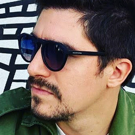 BERARD DEVELA "LAS AGUJAS DEL RELOJ" SU NUEVA CANCIÓN GESTADA EN MADRID