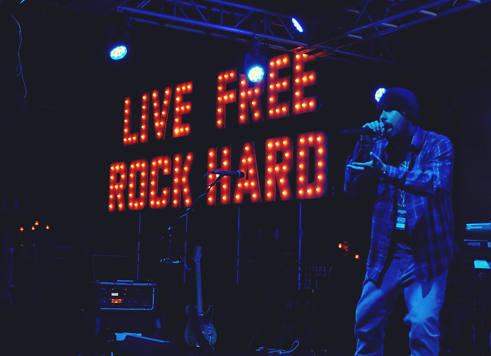 Rapper Rocking Show SHOWS