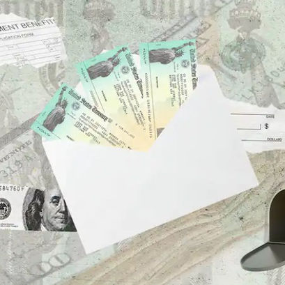 Los reembolsos de impuestos atrasados, el dinero de estímulo y los pagos de crédito tributario 