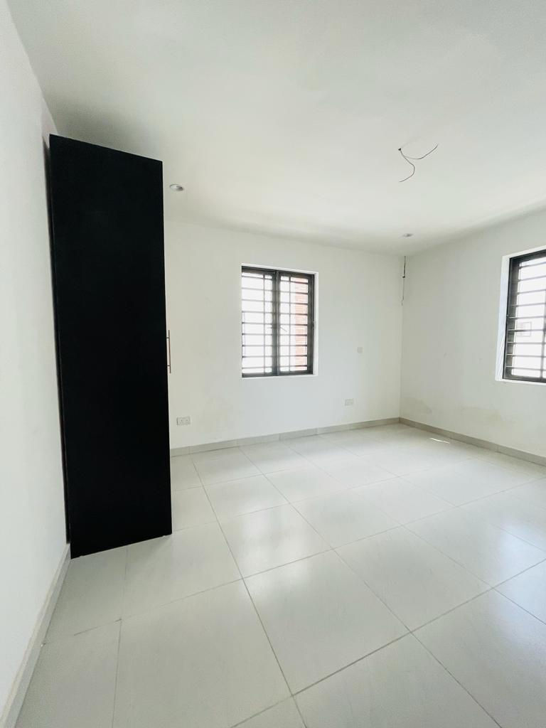 Thumbnail: 5 bedroom fully detached duplex