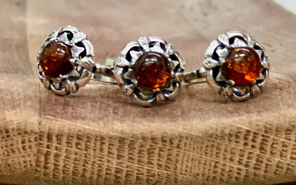 Thumbnail: MENESS Amber Ring custom 