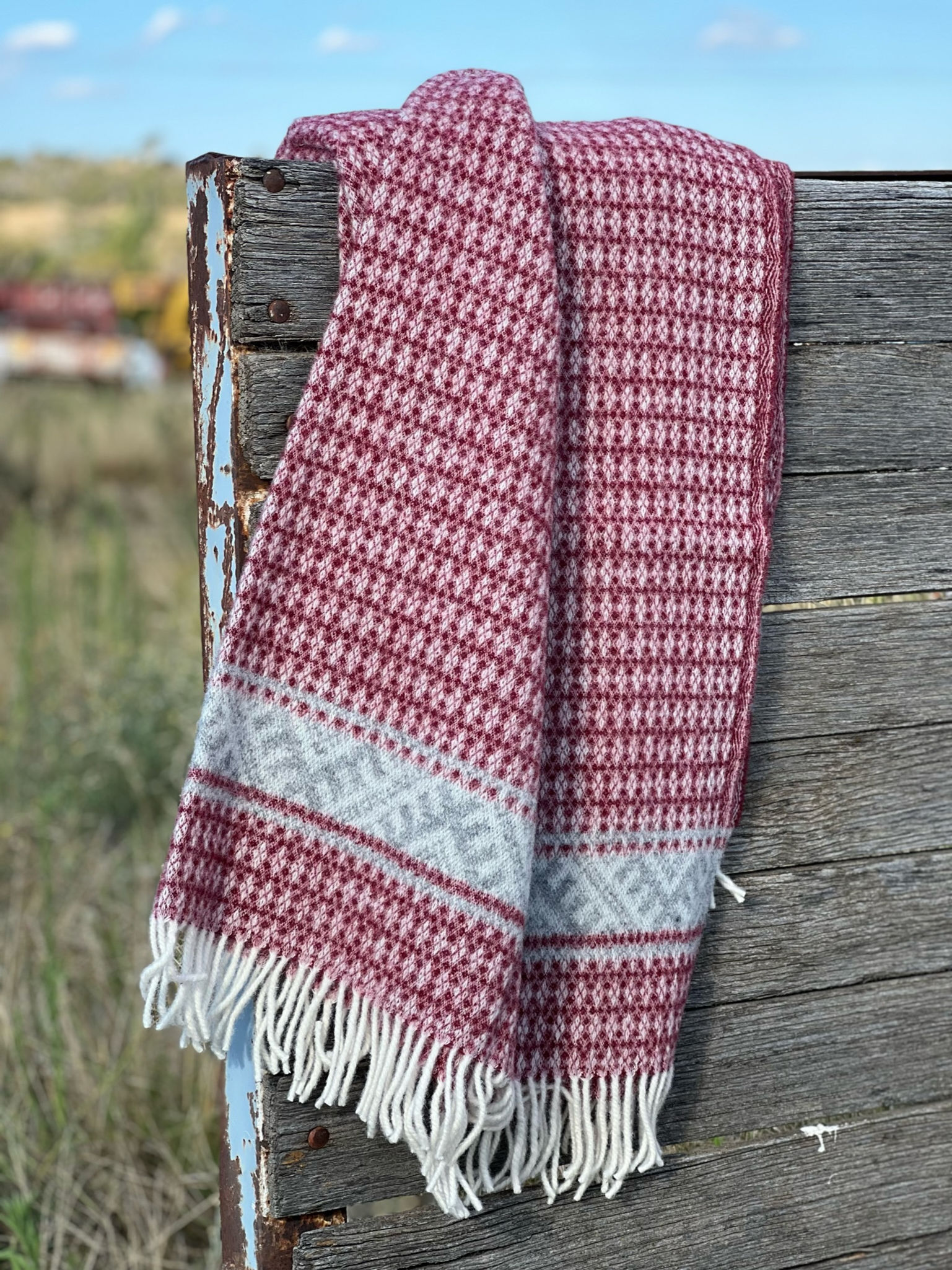 RIGA Woollen Throw - Bordo