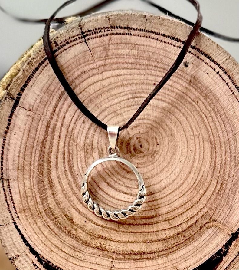 NAMEJS Pendant