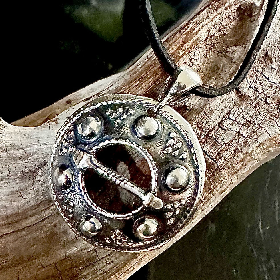 SAKTA pendant