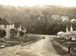 10f782d1-987d-43eb-8f30-8e29b62657f8e3b139c2ef1b5eeb6f_Yellow-Dog-Village-historic+(1).jpg