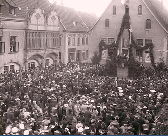 Öffentliche Veranstaltung Kriegsanleihe .jpg