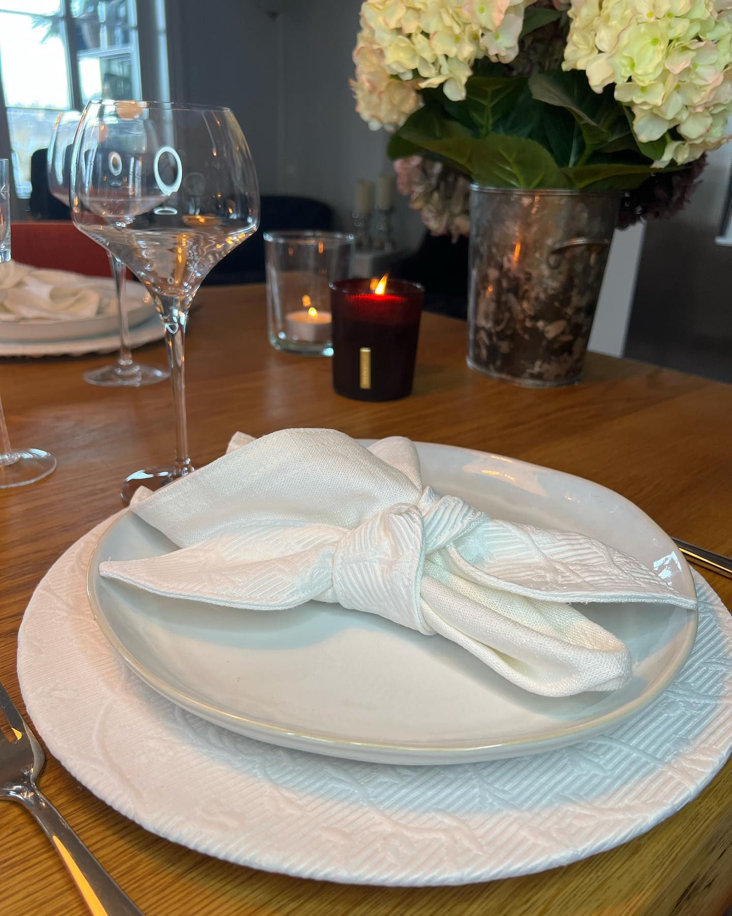 Mostly 6 without napkins. Sky blue