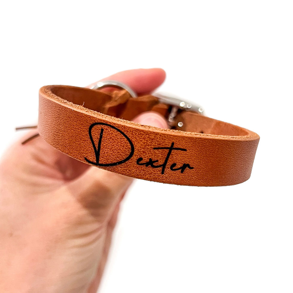 Miniaturbild: Mini Namenshalsband aus weichem Fettleder in Cognac