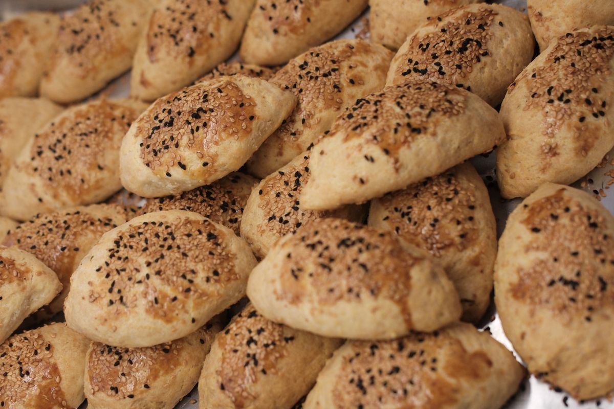 İçi patatesli, yumuşak mayalı poğaçalar