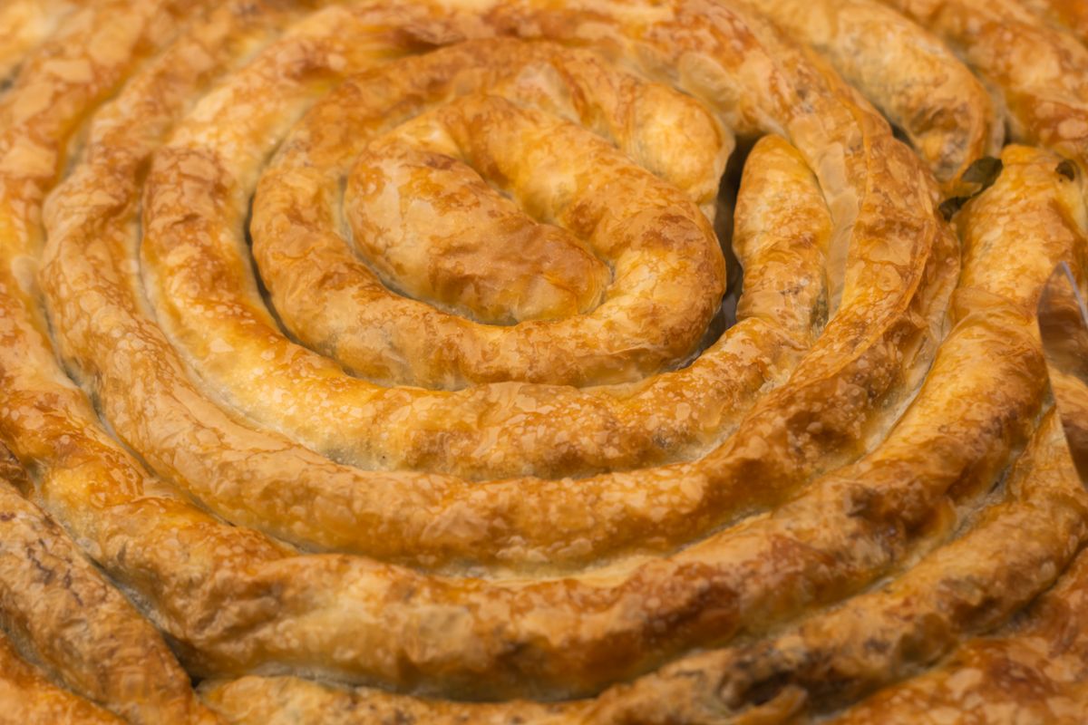 Kat kat çıtır patatesli börek dilimleri
