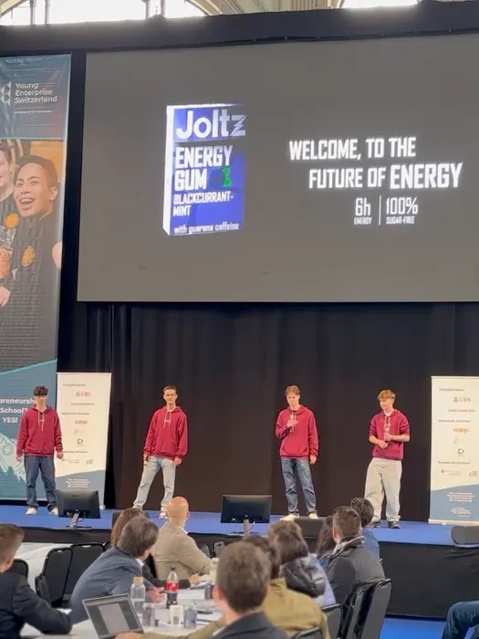 performance of the joltz team at the Zürich Hauptbahnhof