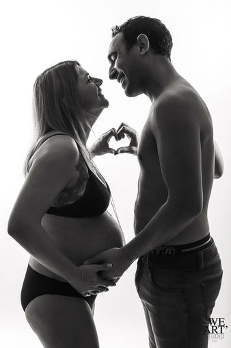 photographe Blois portraitiste maternité grossesse nouveau né bébé femme enceinte we art studio portrait enfant centre ville Blois vendôme romorantin 41 tours 37 orléans 45 mode book pro corporate comédien homme femme famille loir et cher indre loiret