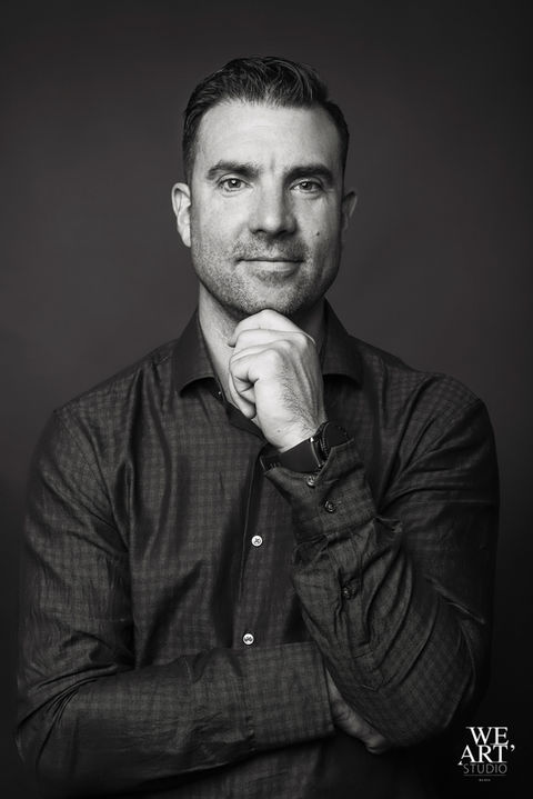 photographe Blois portraitiste corporate pro corporatif réseaux sociaux linkedin femme entreprise industriel équipe société entreprise we art studio portrait centre ville Blois vendôme romorantin 41 tours 37 orléans 45 mode book pro homme femme famille loir et cher indre loiret vineuil