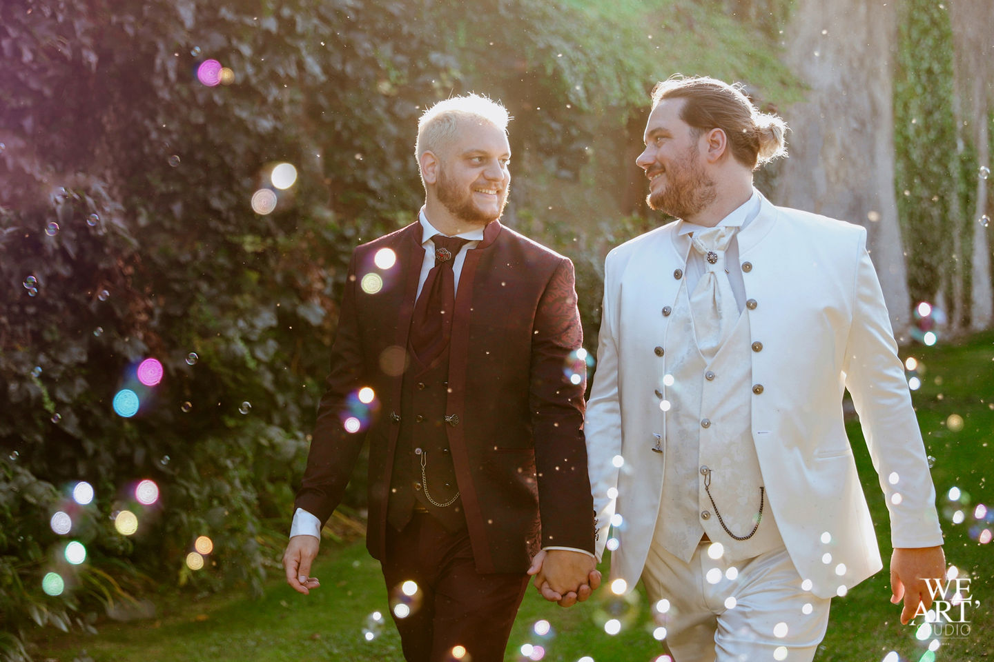 photographe Blois portraitiste mariage gay région centre séance photo engagement couple lifestyle reportage mariage famille wedding noces fiancailles we art studio portrait centre ville Blois vendôme romorantin 41 tours 37 orléans 45 mode famille loir et cher indre loiret vineuil mariage union église mairie préparatifs couple portraits