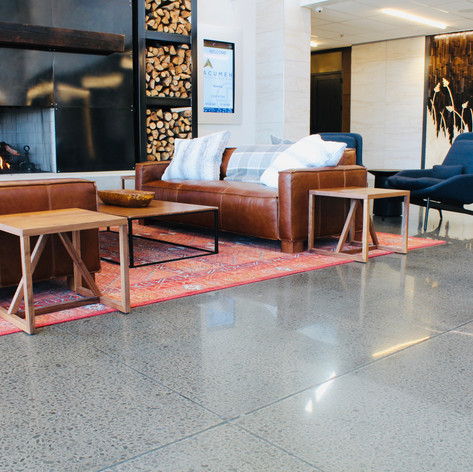 GREY POLISHED CONCRETE - large aggregate