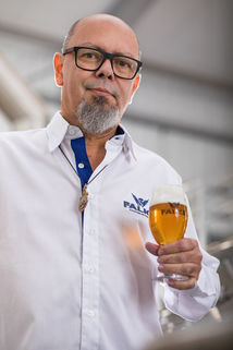 RETRATO - FALKE - IMG_5730-EDITADA.jpg