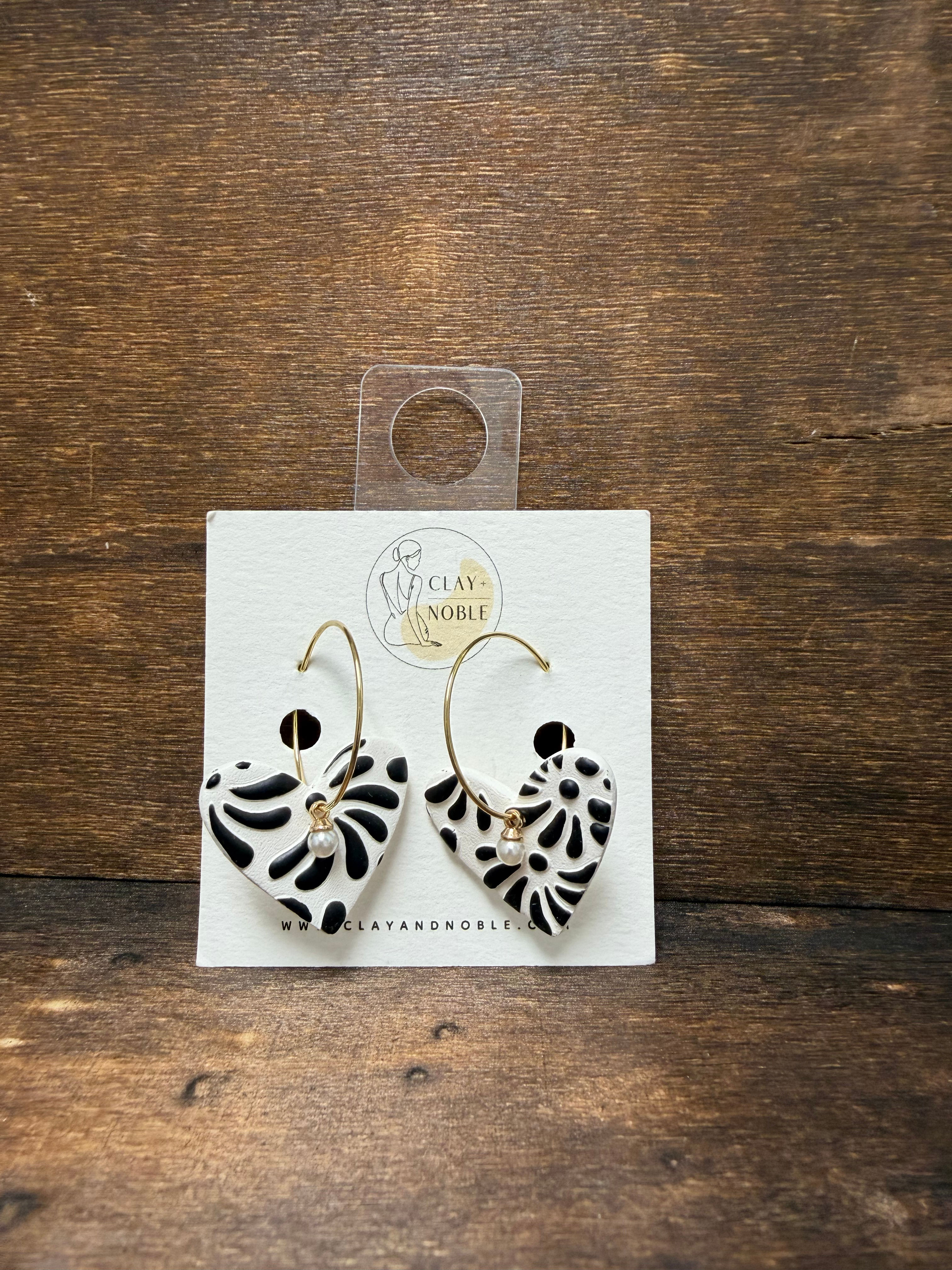 Dulce Amor Hoops - White & Black