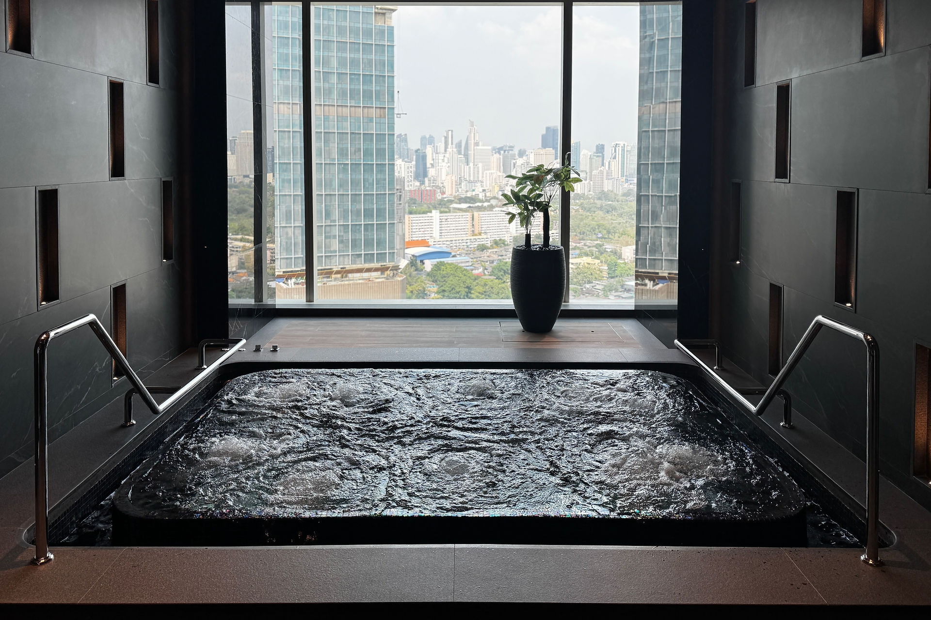 Grande Centre Point Lumphini, an Urban Luxury Hotel in Bangkok