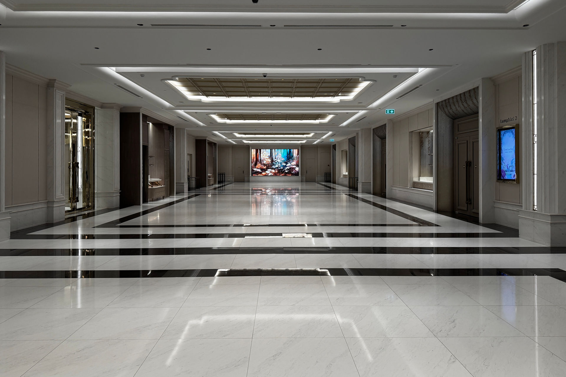 Grande Centre Point Lumphini, an Urban Luxury Hotel in Bangkok