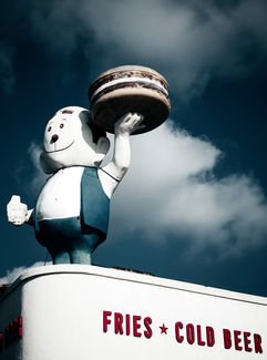 Statue Mann mit Burger auf einem Restaurant im Luna Park Vergnügungspark Coney Island New York City