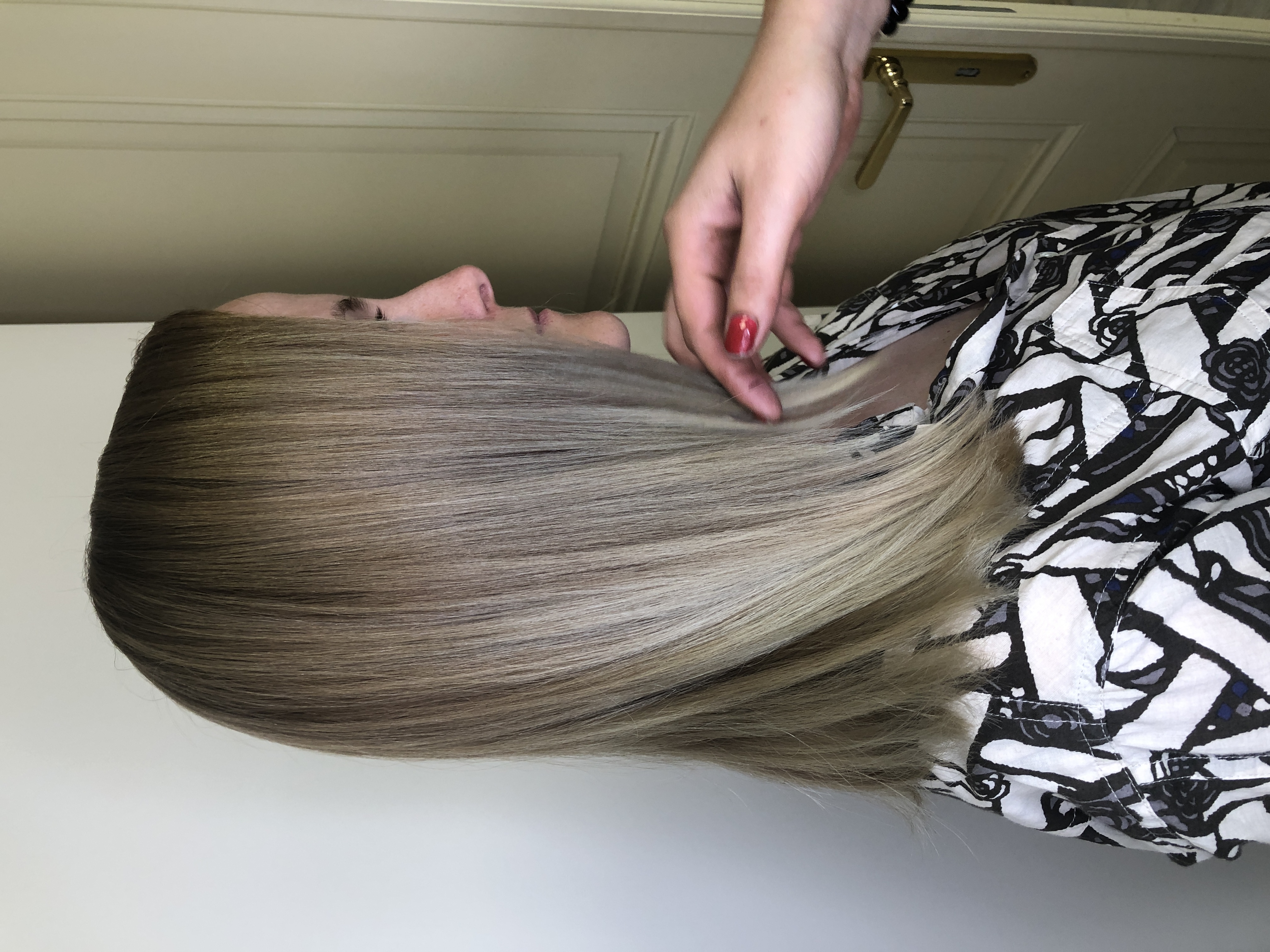 šedá blond