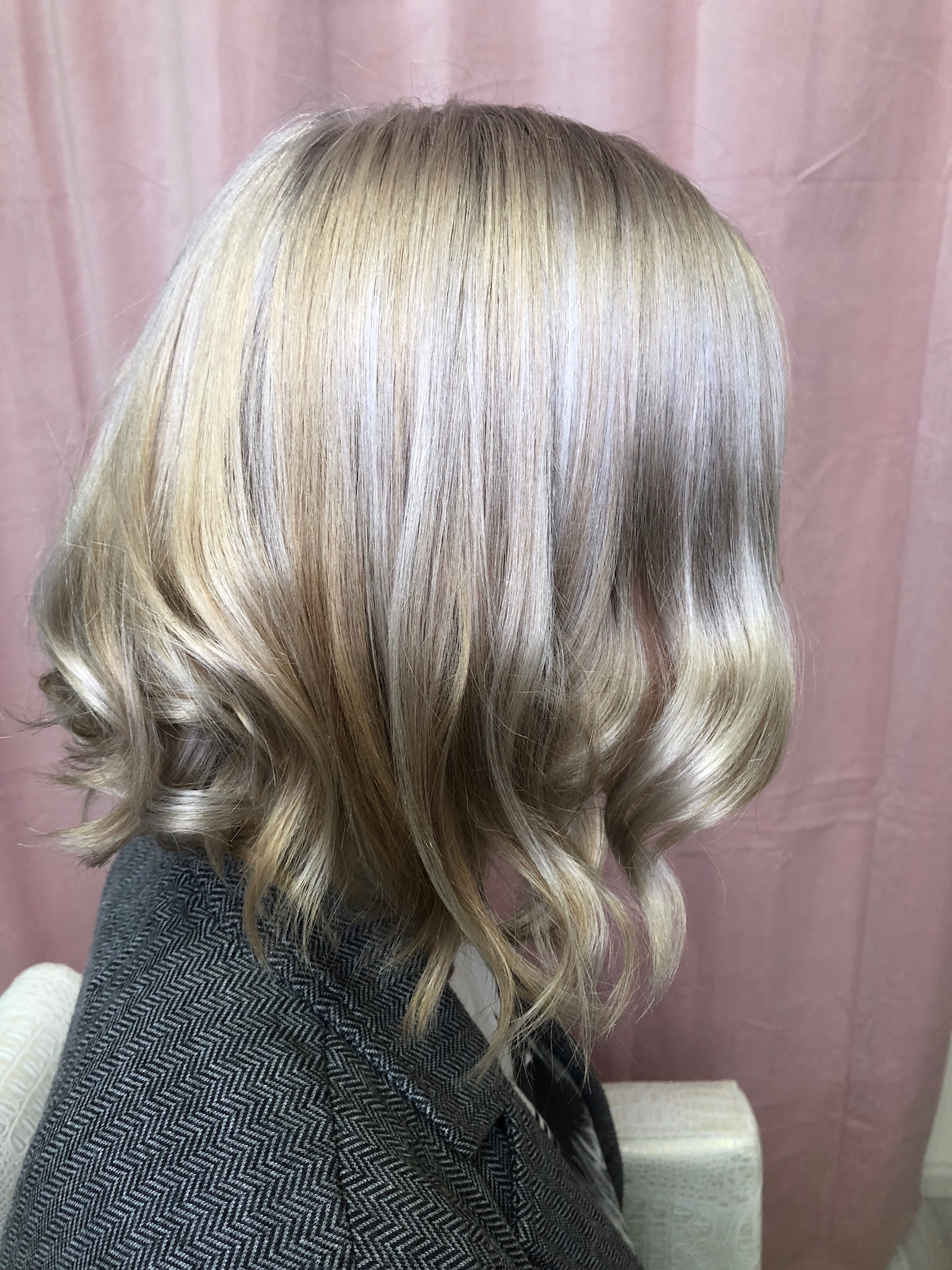 Blond barva