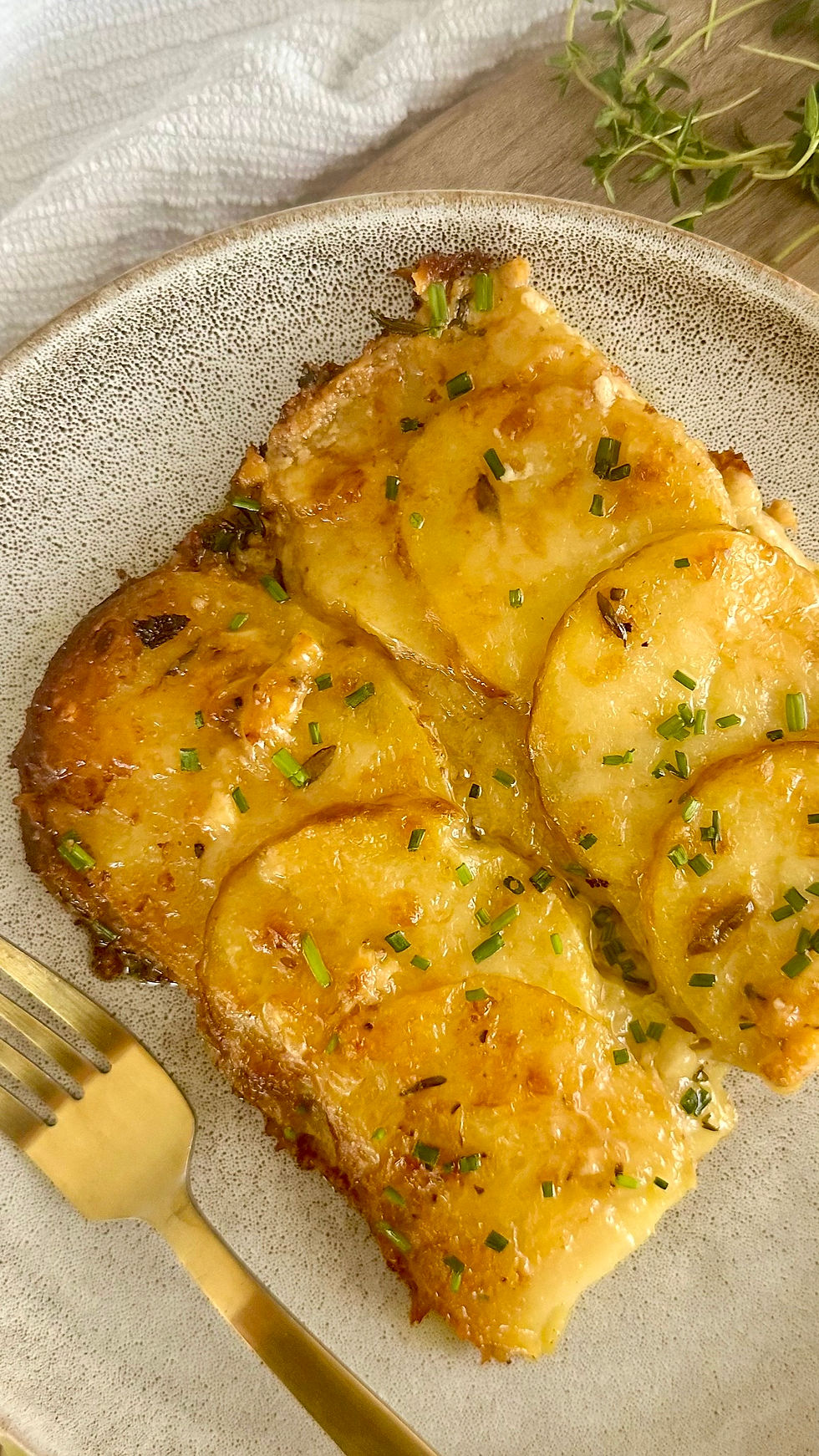 A side dish perfect for the holidays, these CHEESY SCALLOPED POTATOES will have everyone going back for seconds!