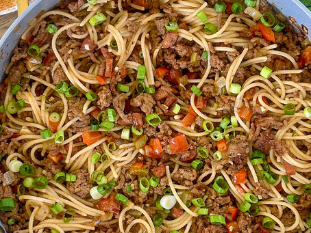 Dirty spaghetti has been everywhere lately and for good reason. It’s unique, comforting, and hits that nostalgic, weeknight dinner sweet spot.