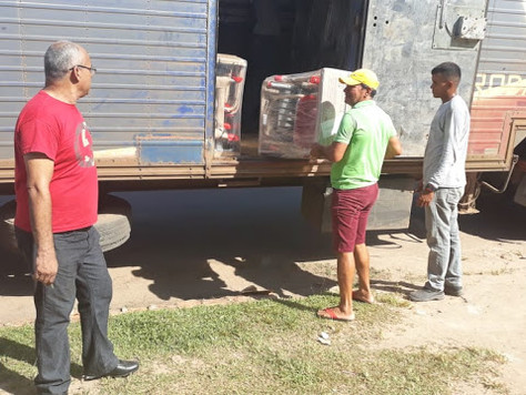 Escolas do município recebem material e kits escolar do FNDE