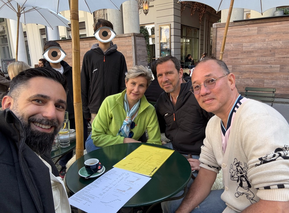 Tiki, Errol, Fiona und Dave treffen sich alle das erste Mal live in Zürich