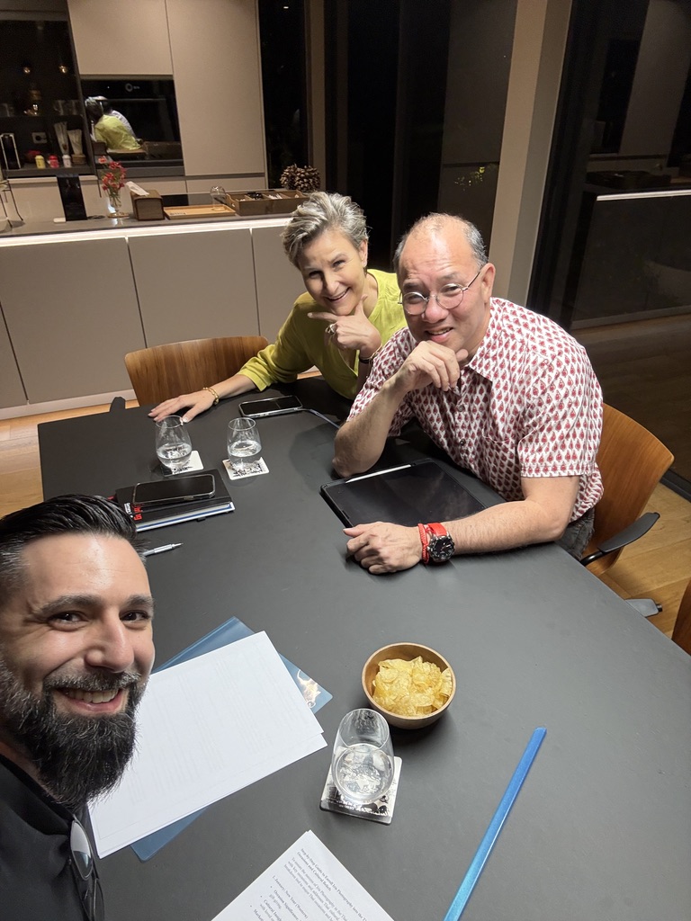 Erstes Zusammentreffen von Fiona, Tiki und Dave in Bangkok