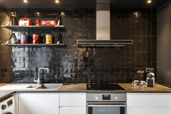 crédence en zelliges noires