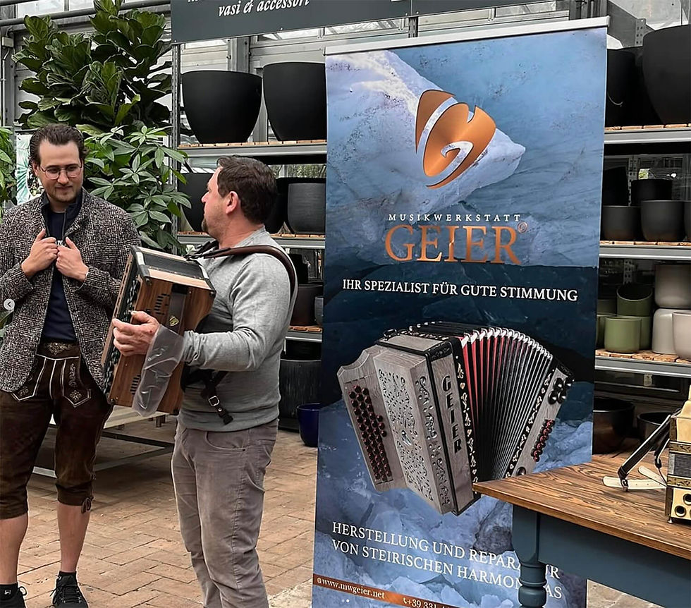 Ausstellung in der Gärtnerei Schullian