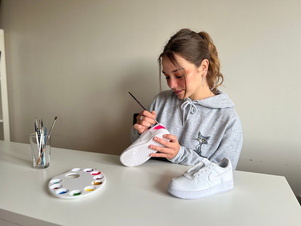 Manon Fessy creating for Drippy Colours.