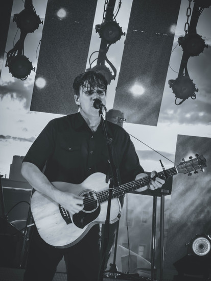 Jimmy eat world performing live