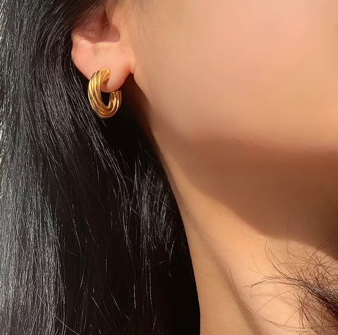 Örnek Aylana Studs Earrings