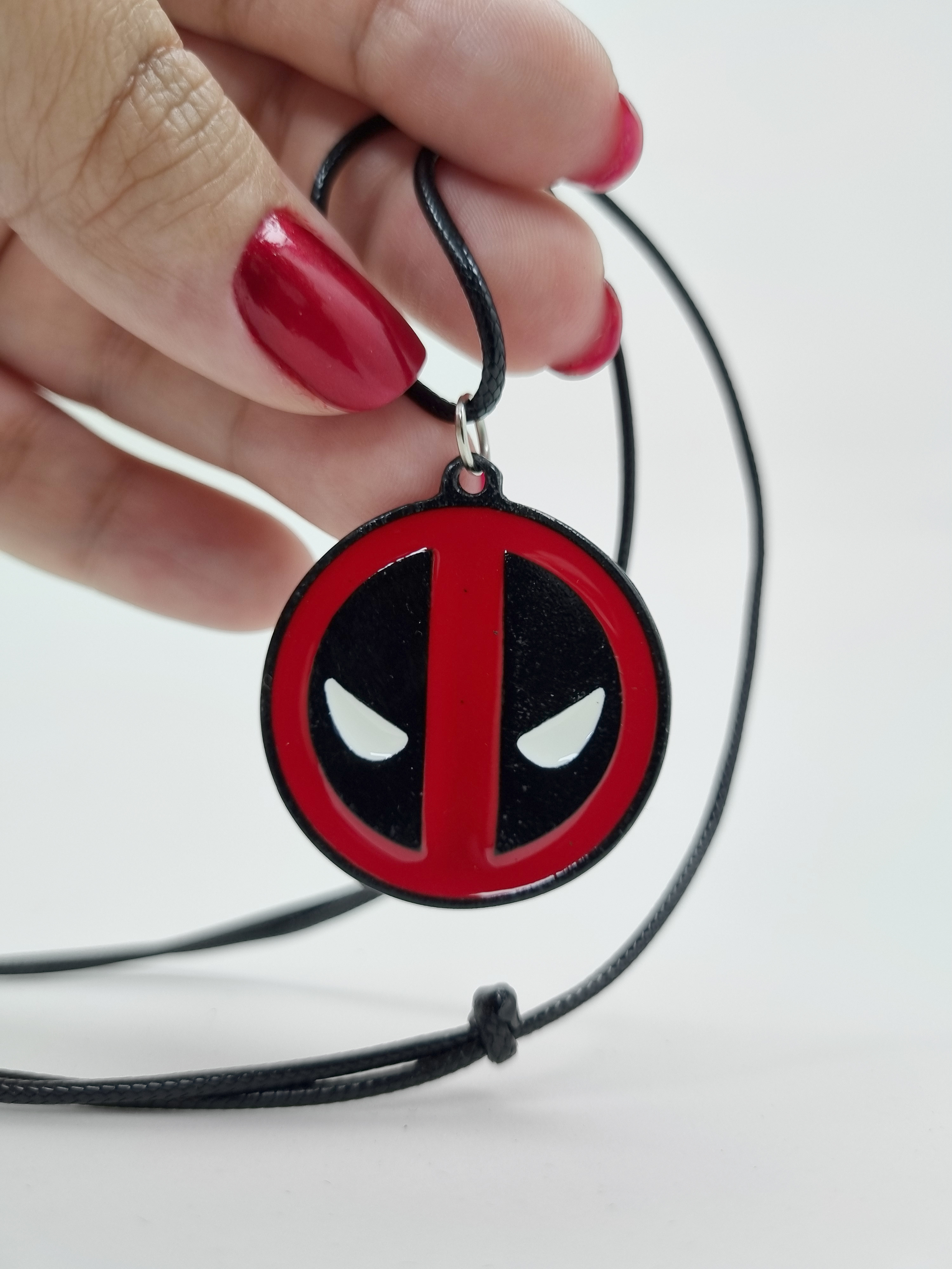 Colar Símbolo - Deadpool