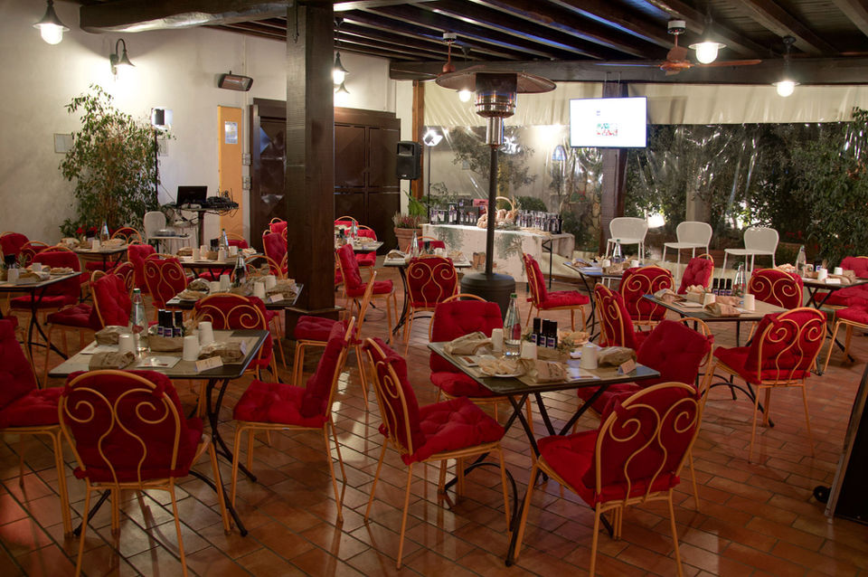 LA-TERRAZZA-FRONTONI