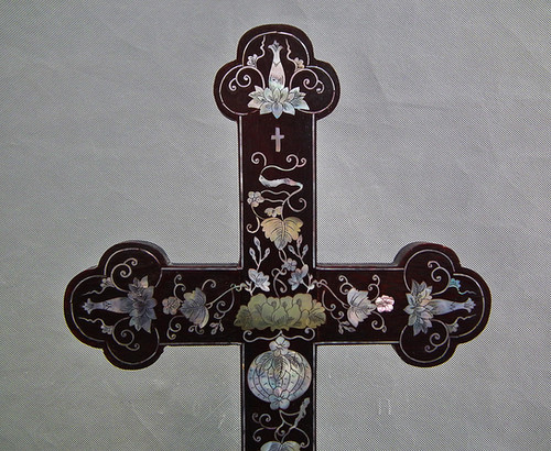 Antique 18th Century Chinese Mother-of-Pearl Inlaid Wood Cross