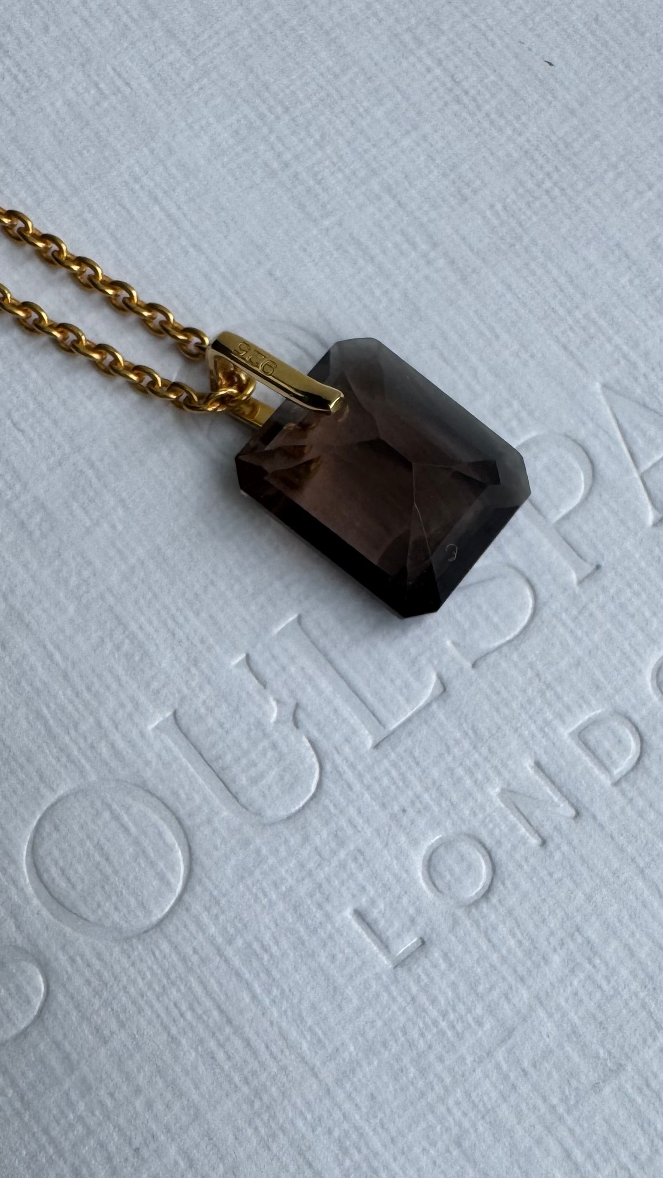 The Smokey Aura Pendant - Smokey Quartz