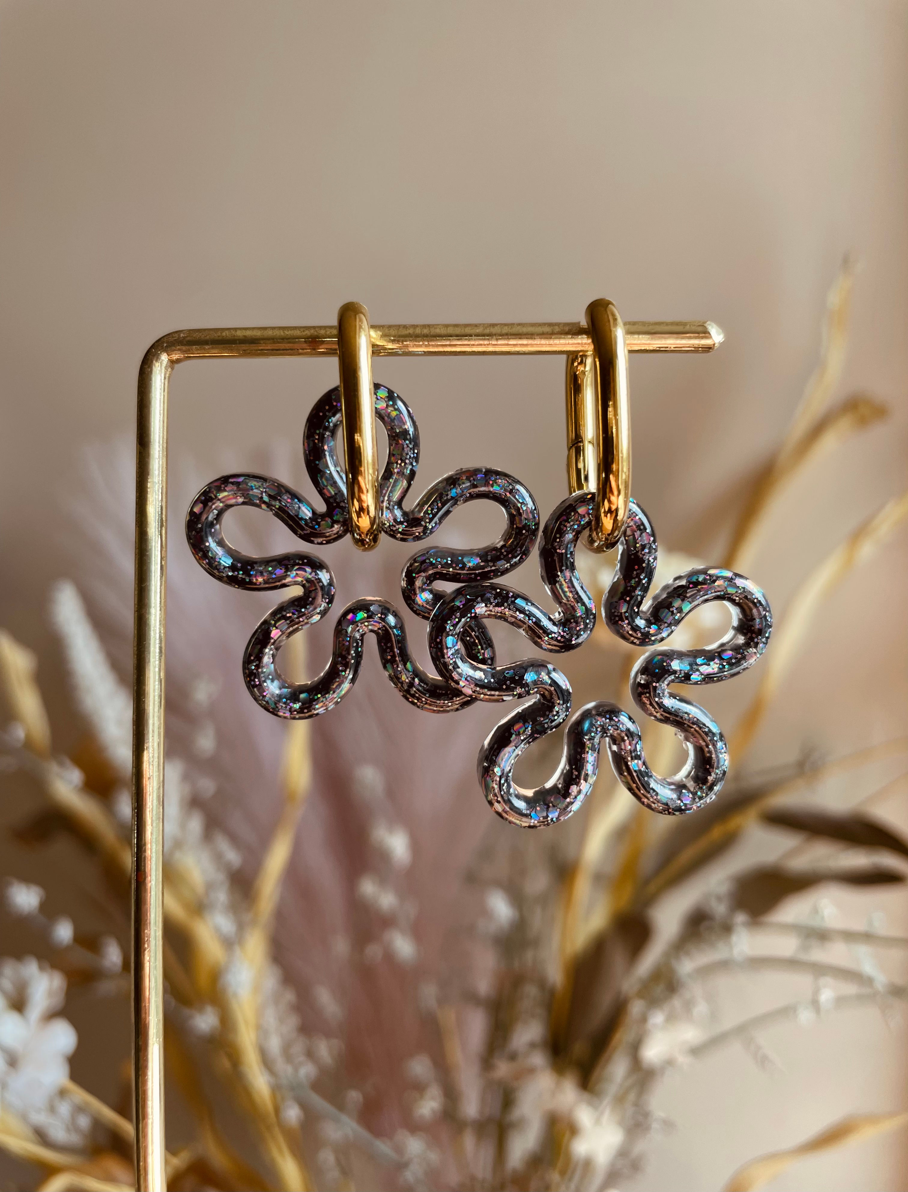 Ensemble pampilles grandes fleurs paillettes noires avec créoles au choix