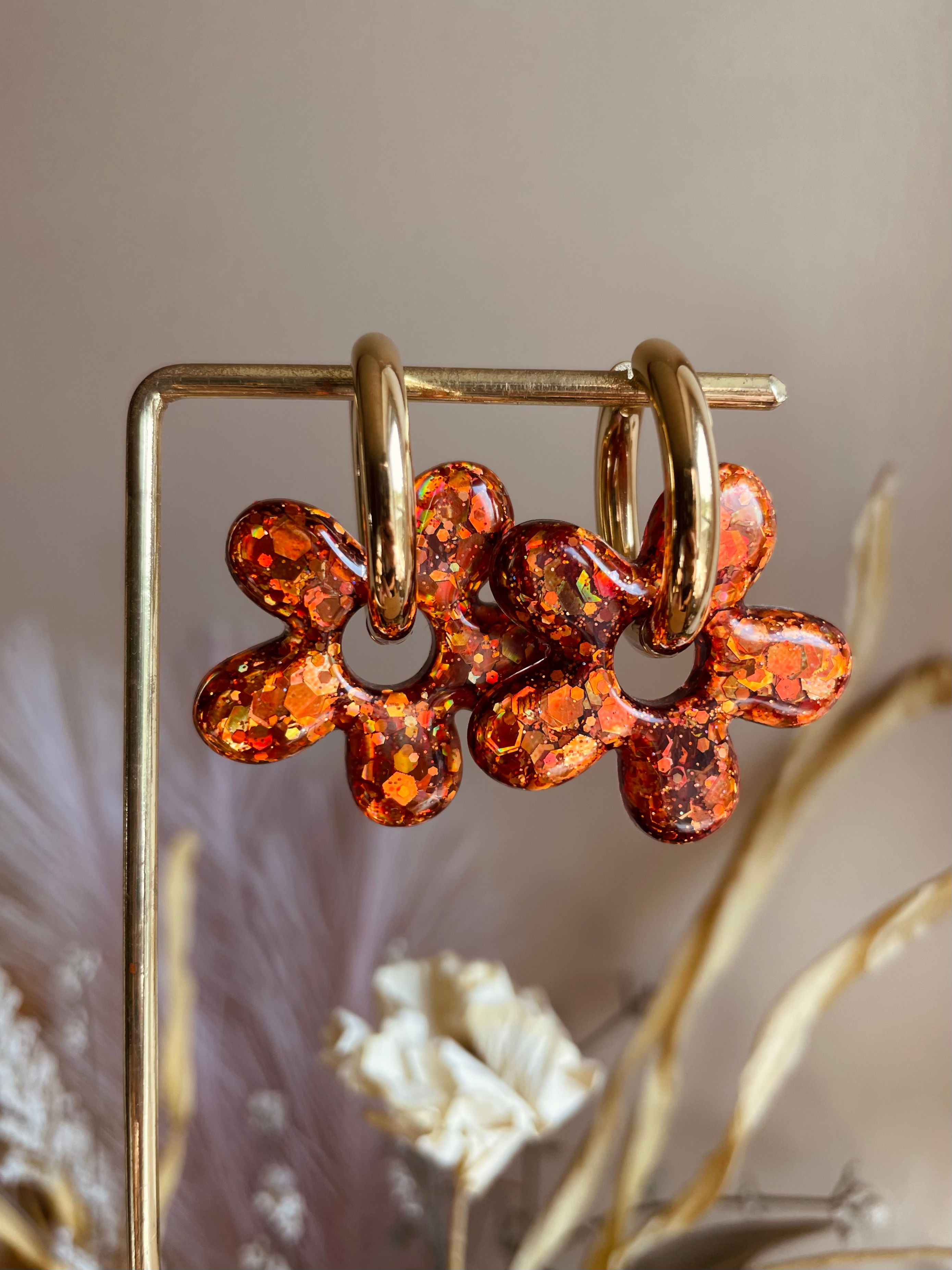 Ensemble pampilles grandes fleurs paillettes oranges avec créoles au choix