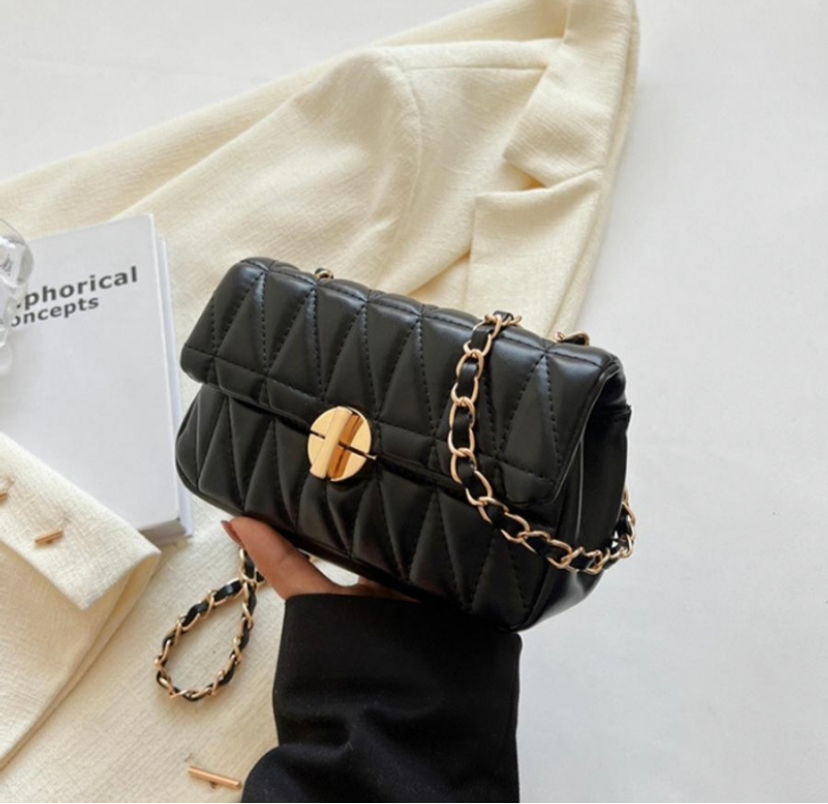 Thumbnail: Scarlet Purse