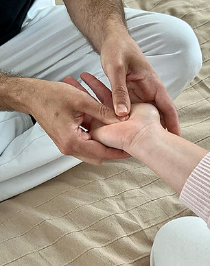 JLDuran-Shiatsu-Handbehandlung.jpg