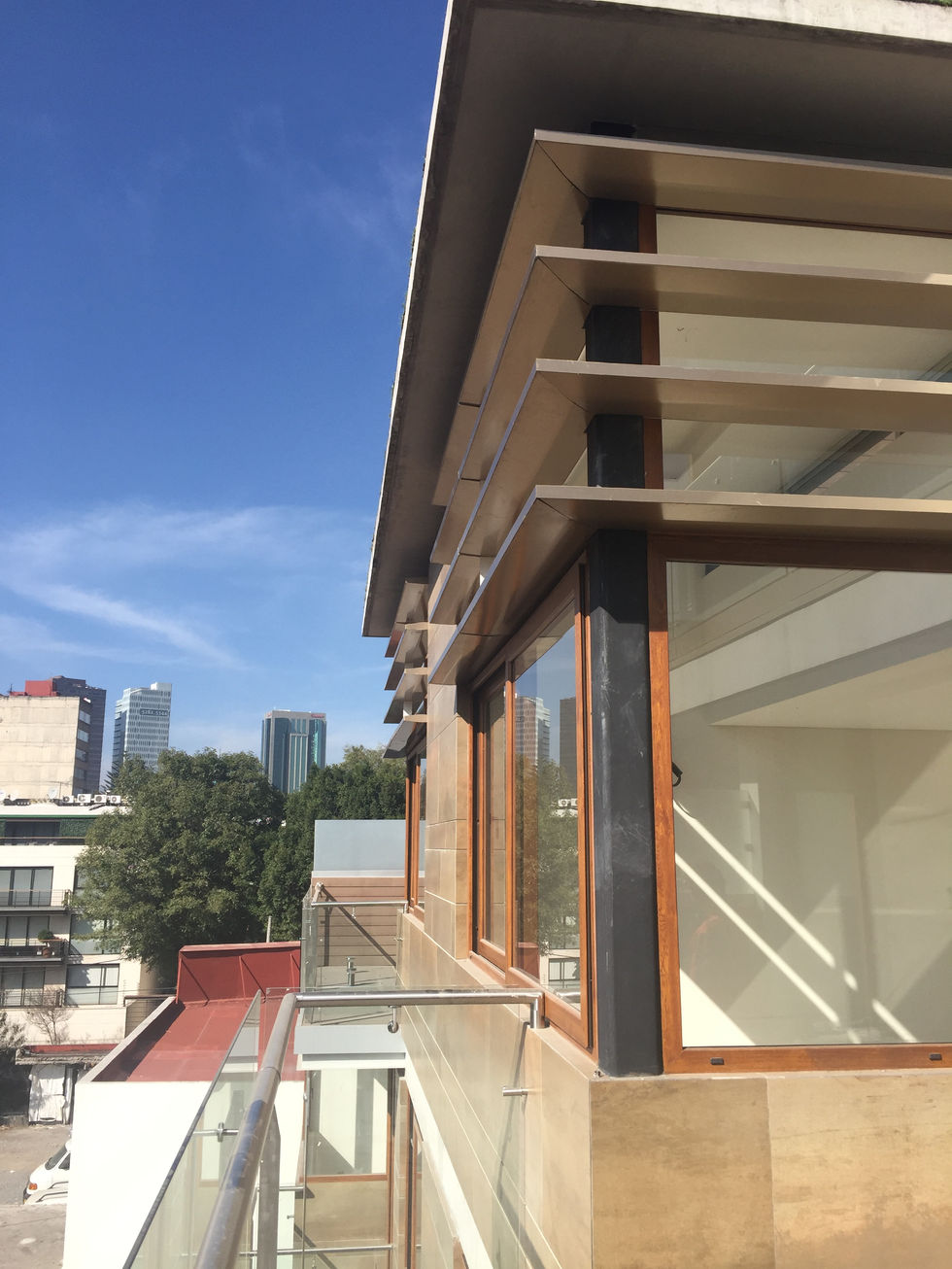 Fachada Interior con detalle de Doble Altura de Pent House