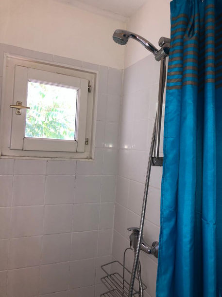 Le Pont shower.jpeg