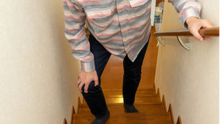 階段がつらいのは老化ではない?40代から始まる“股関節機能低下”の真実