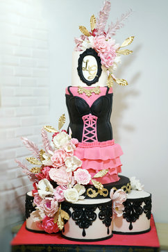 Flamboyant and Chic Corset inspired cake