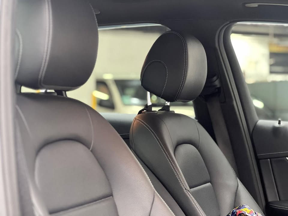 縮圖：2020 M.BENZ GLC300 4MATIC